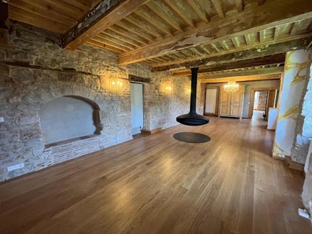 Location Maison 4 pièces 204 m2 Saint Antonin Noble Val