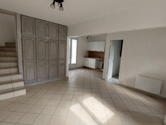 Location maison 4 pièces, 60.00m², Fay aux Loges