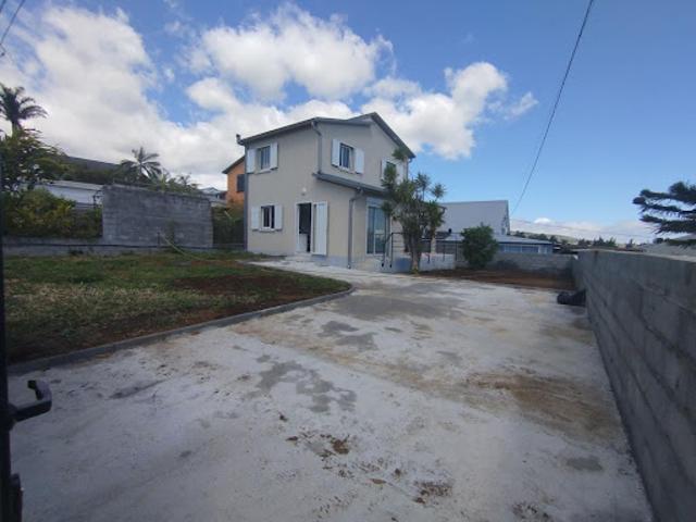 Location Maison 4 pièces 73.05 m2 Le tampon