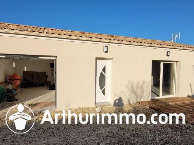 Location Maison 4 pièces 73 m2 à Saint Jean d'Angély