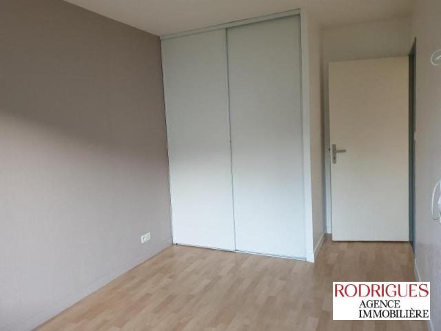 Location Maison 4 pièces 76m² DISSAY 86130