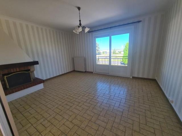 Location Maison 4 pièces 78m² MONTMORILLON 86500