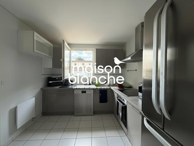 Location Maison 4 pièces 79.15 m2 Exireuil