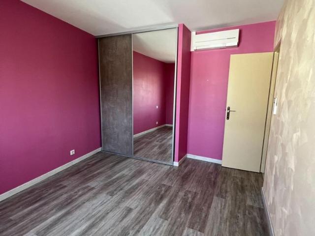 Location Maison 4 pièces 79m² GALLARGUES LE MONTUEUX 30660