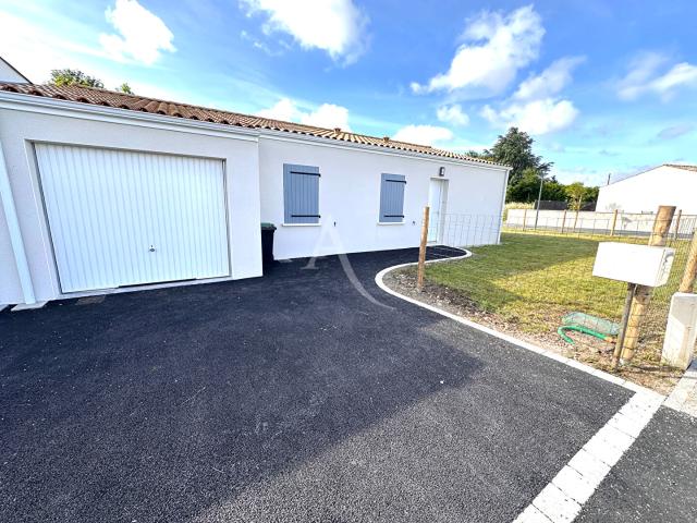 Maison 4 pièces Saintes 80.47m² 950€ à louer l'Adresse