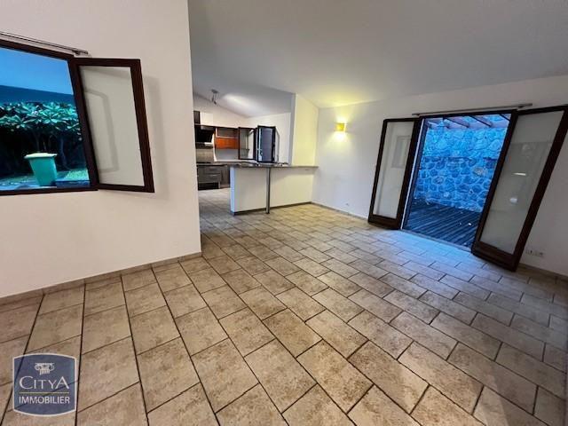 Location Maison 4 pièces 84m² LA POSSESSION 97419