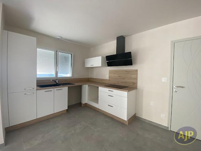 Location Maison 4 pièces 88.56 m2 Froidfond