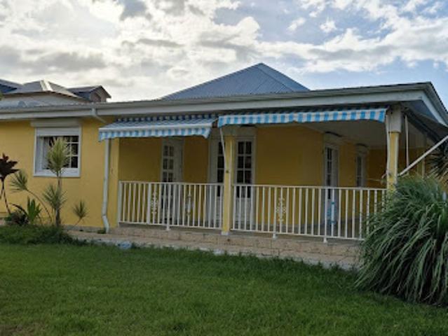 Location Maison 4 pièces 89.85 m2 Sainte rose