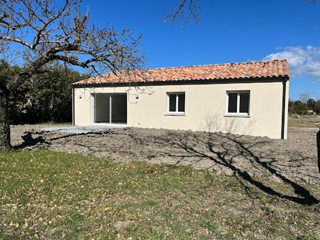 Location Maison 4 pièces 89 m2 Villeneuve la Comptal