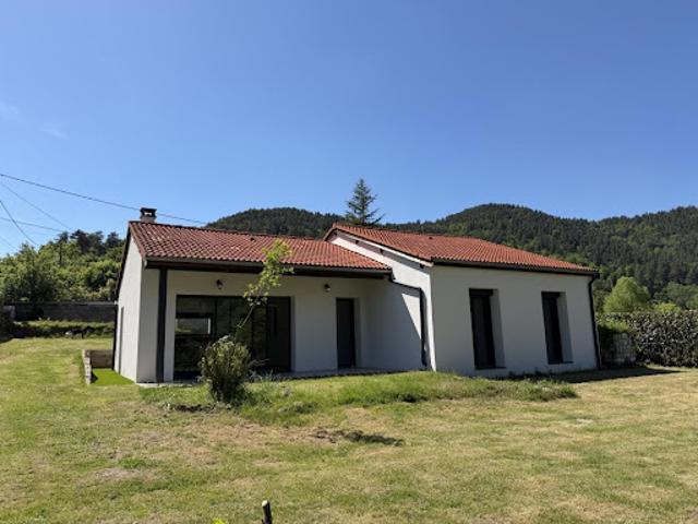 Location Maison 4 pièces 90 m2 Beauzac