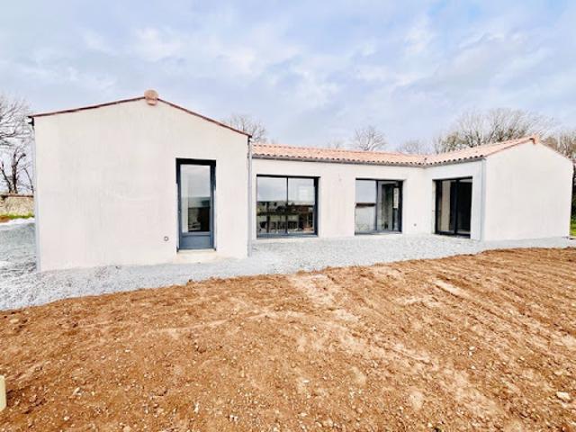 Location Maison 4 pièces 90 m2 Vergné