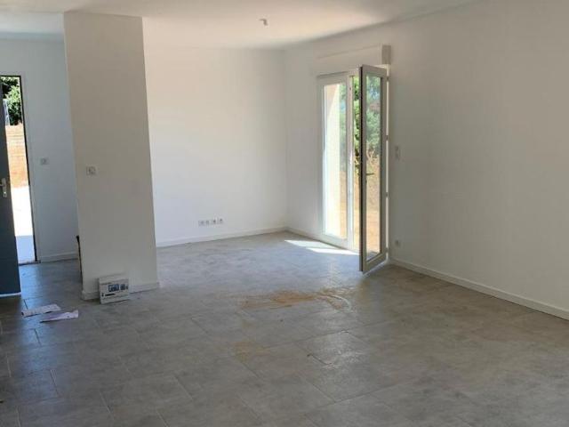 Location Maison 4 pièces 90m² SEILLONS SOURCE D ARGENS 83470