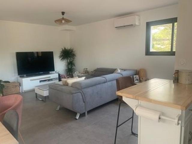 Location Maison 4 pièces 90m² SOLLIES PONT 83210