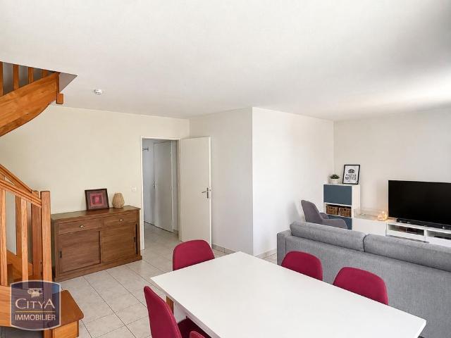 Location Maison 4 pièces 92m² FOUGERES 35300
