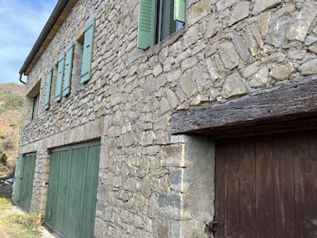 Location Maison 4 pièces 93 m2 Bézaudun sur Bîne