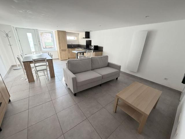 Location Maison 4 pièces 93m² ST PAUL DE VARAX 01240