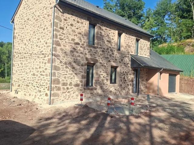 Location Maison 4 pièces 95 m2 à Auzits