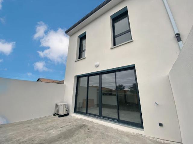 Location Maison 4 pièces 95 m2 Toulenne