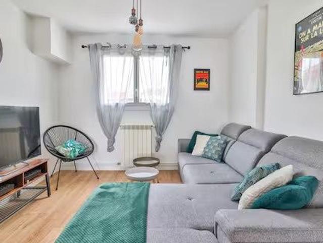 Location Maison 4 pièces 95m² CHATEAUBERNARD 16100