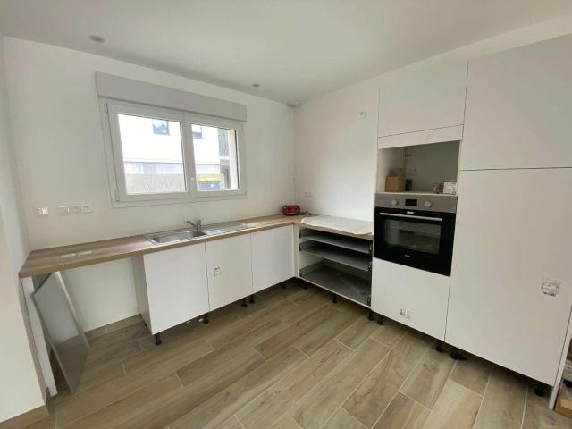 Location maison 4 pièces Laval 53