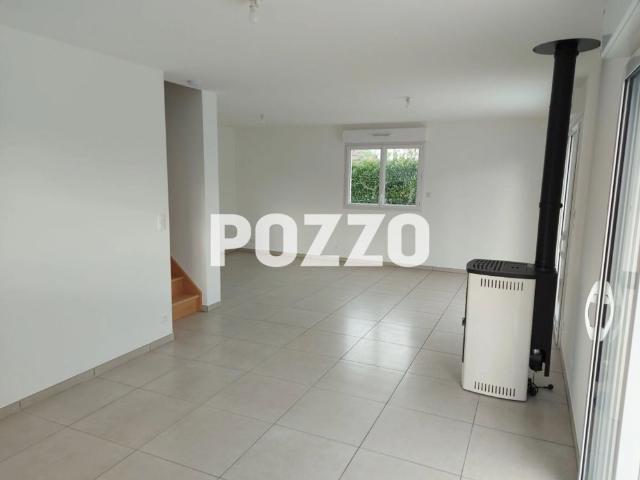 LOCATION: maison 5 pièces 104 m² à COUDEVILLE SUR MER