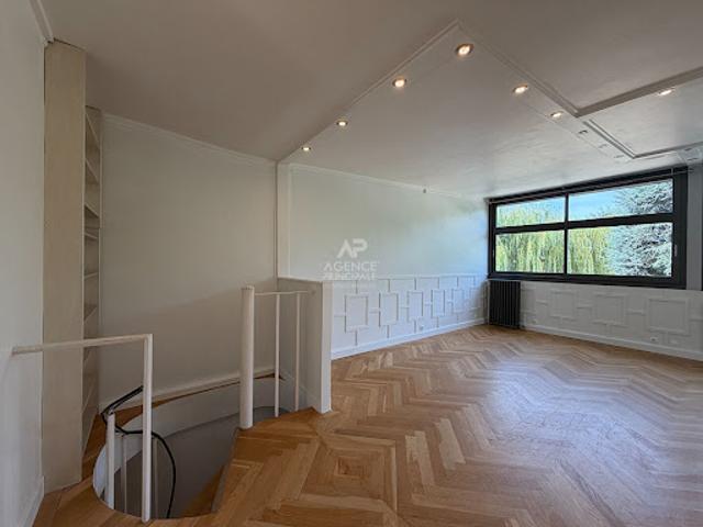 Location Maison 5 pièces 104.78 m2 Versailles