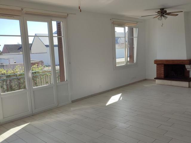 Location Maison 5 pièces 104m² IFS 14123