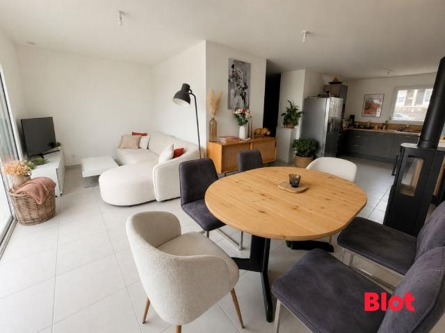 Location Maison 5 pièces 104m² MONTREUIL LE GAST 35520