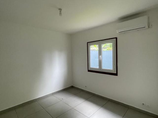 Location Maison 5 pièces 105m² LE MOULE 97160