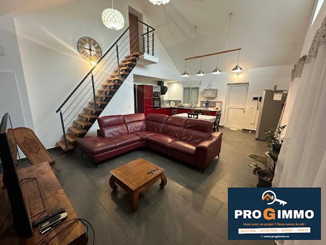 Location Maison 5 pièces 100 m2 Saint Benoit