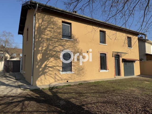 Location Maison 5 pièces 121 m2 La Côte Saint André