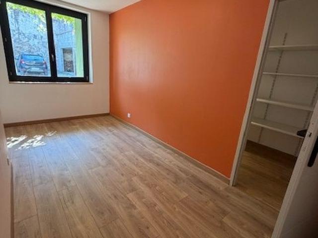 Location Maison 5 pièces 123m² DOUZENS 11700