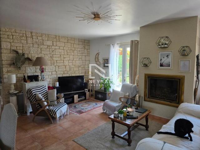 Location Maison 5 pièces 137m² SEILLANS 83440