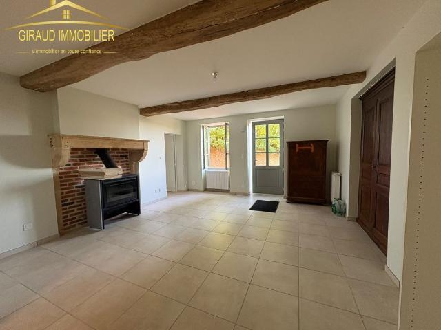 Location Maison 5 pièces 133m² CHARLIEU 42190