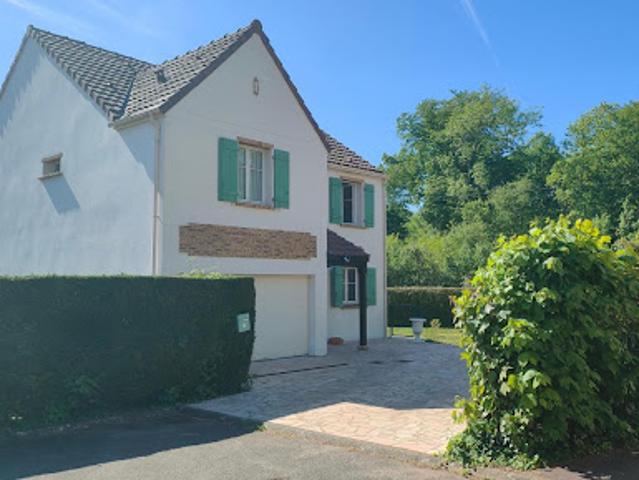 Location Maison 5 pièces 145 m2 Lesigny