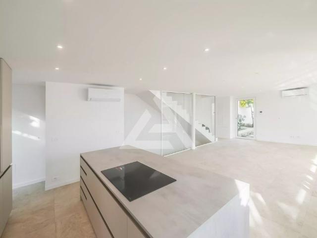 Location Maison 5 pièces 143m² CAP D AIL 06320