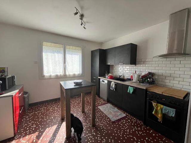 Location Maison 5 pièces 155.66 m2 Saint Yrieix la Perche