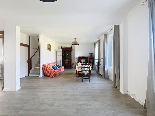 Location Maison 5 pièces 155m²