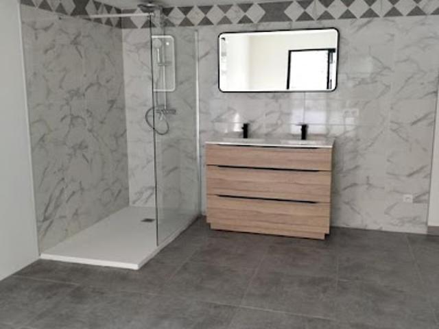 Location Maison 5 pièces 165 m2 Rognac