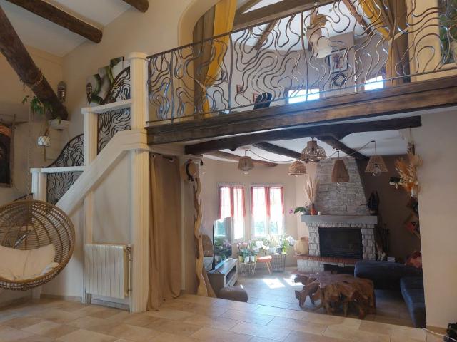 Location Maison 5 pièces 169m² MARIGNANE 13700