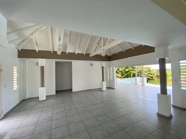Location Maison 5 pièces 169m² PETIT BOURG 97170