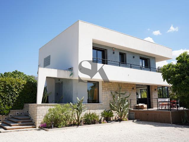 Location Maison 5 pièces 182 m2 Gemenos