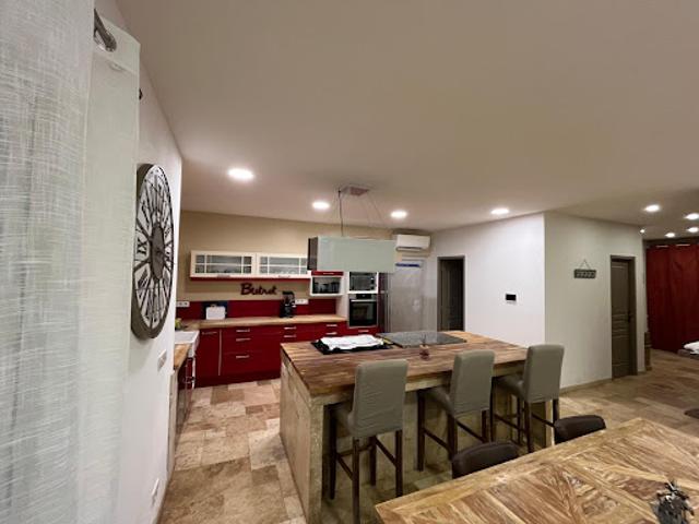Location Maison 5 pièces 200 m2 Ventiseri