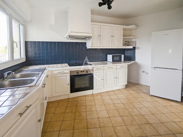Location Maison 5 pièces 84.16 m2 Sainte genevieve des bois