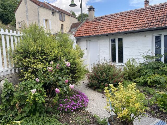 Maison 5 pièces Crouttes sur Marne 94.62m² 800€ à louer