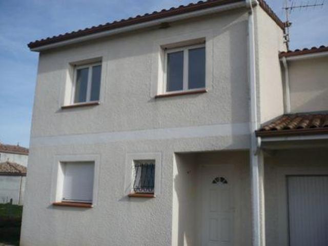 Location Maison 5 pièces 95.00 m² st Etienne De Tulmont