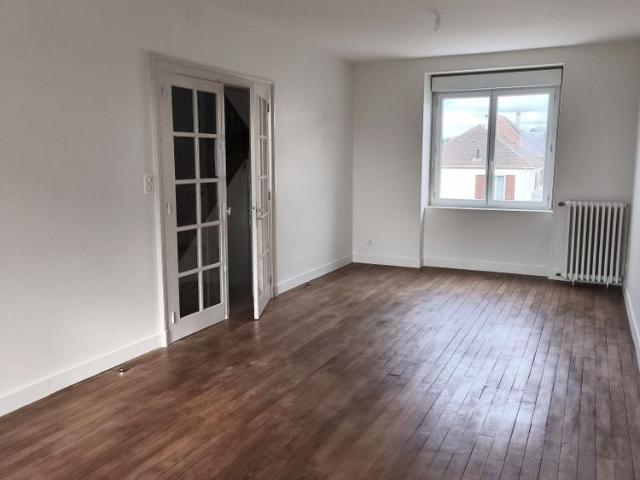 Location Maison 5 pièces 99m² ST YRIEIX LA PERCHE 87500