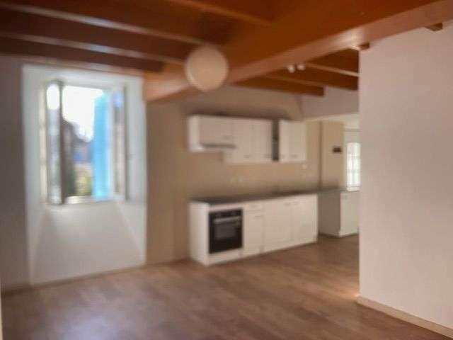 Location maison 5 pièces Cozes 17