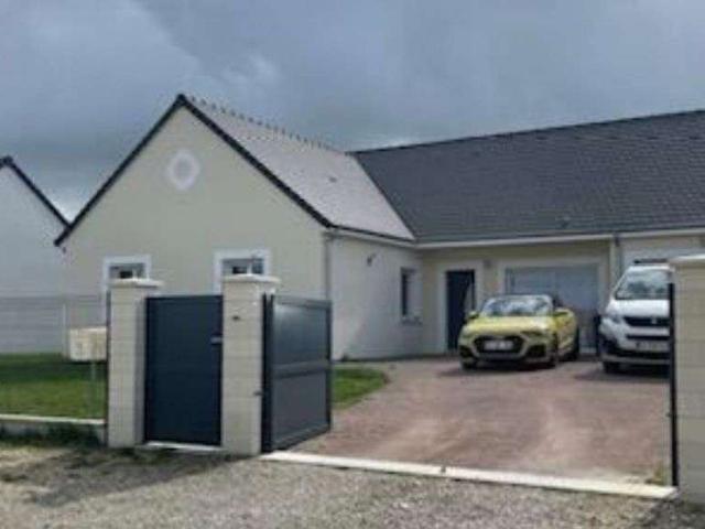 Location maison 5 pièces Avord 18