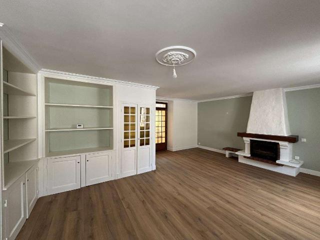 Location maison 5 pièces Laval 53